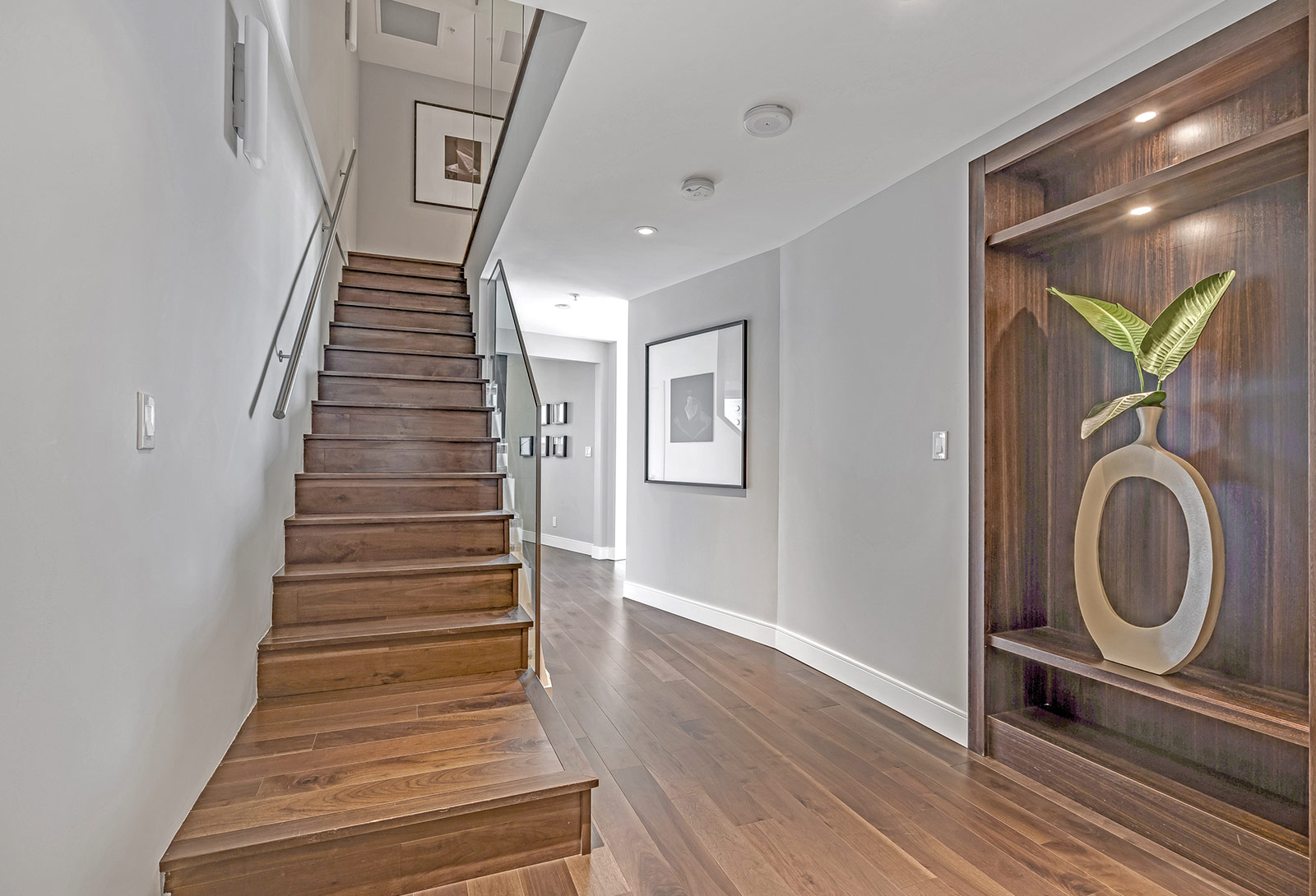 New Westminster 1 - 3 bedroom condos, The Peninsula by Aragon Properties, Resort-style residence, luxury homes