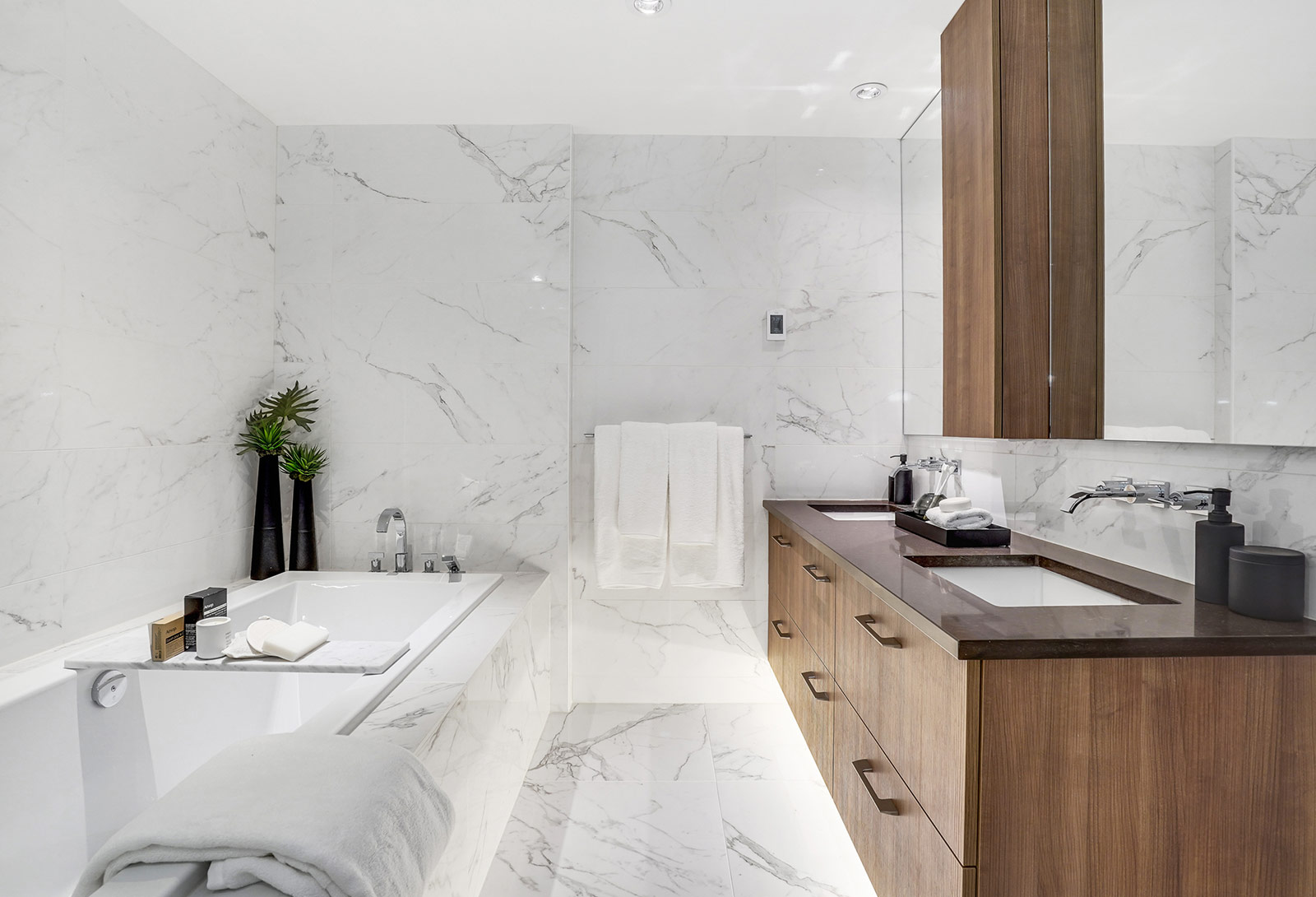 New Westminster 1 - 3 bedroom condos, The Peninsula by Aragon Properties, Resort-style residence, luxury homes