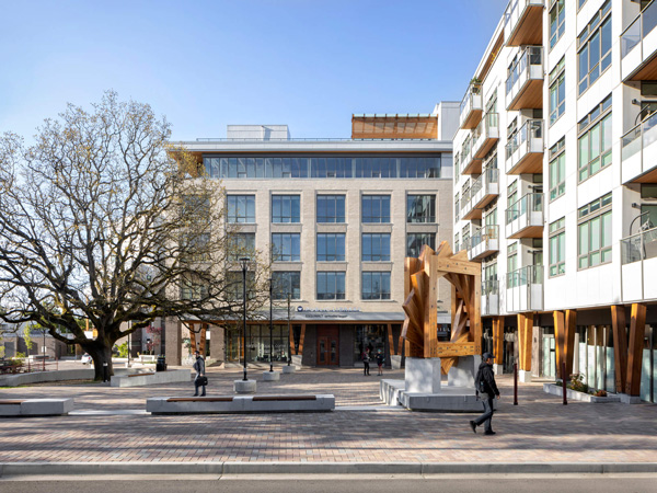 the-plaza-at-esquimalt-town-square